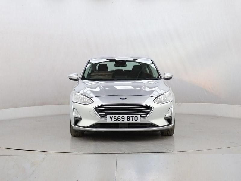 Begagnad Ford Focus Zetec 120 HK (88 kW) 2019 Silver Halvkombi