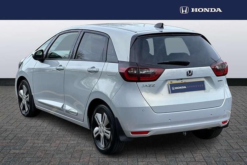 Used Honda Jazz Hybrid 109 HP (80 kW) 2023 White Hatchback