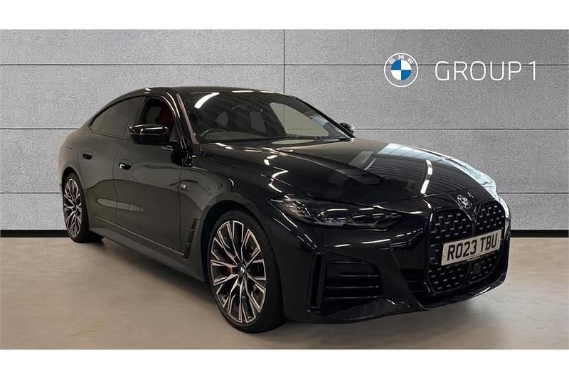 Black sapphire metallic paint Used 2023 BMW 420 M Sport Coupe | £34,450 (Fair price) - Image 1/4