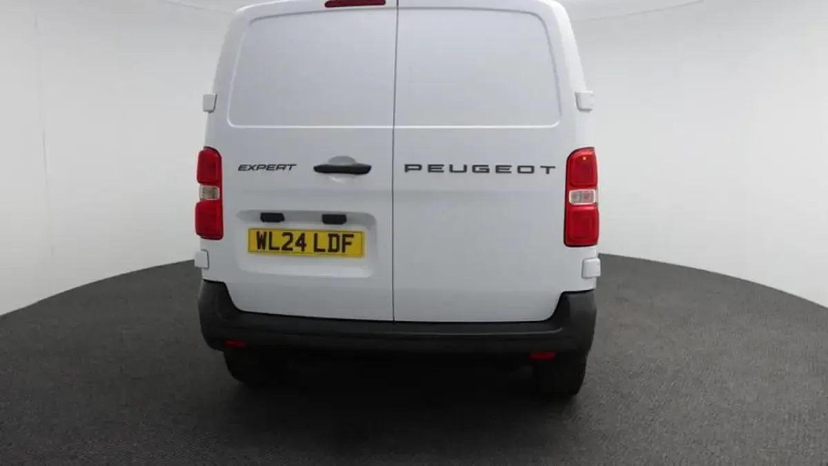 Used Peugeot Expert 118 HP (86 kW) 2024 White Van