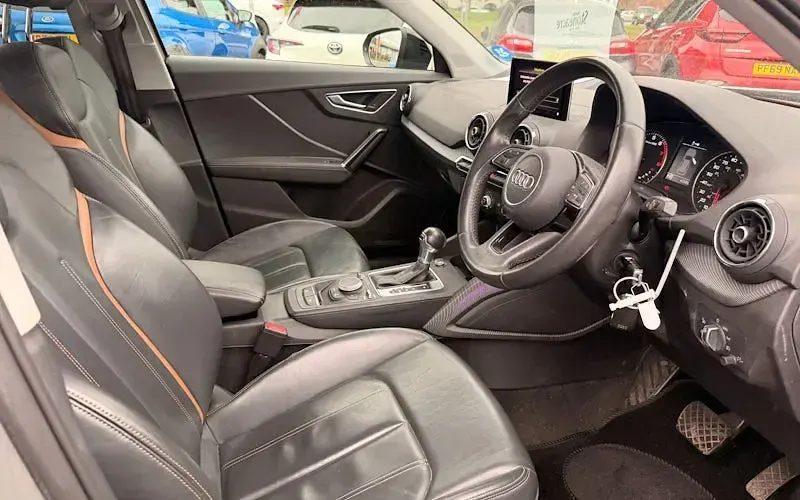 Used Audi Q2 Advanced Plus 150 HP (110 kW) 2018 Grey SUV