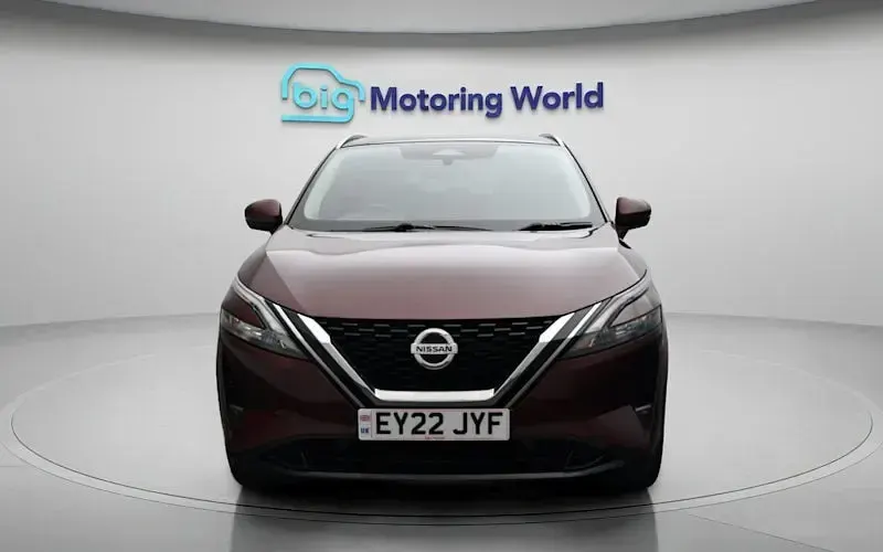 Used Nissan Qashqai N-Connecta 140 HP (102 kW) 2022 Red SUV