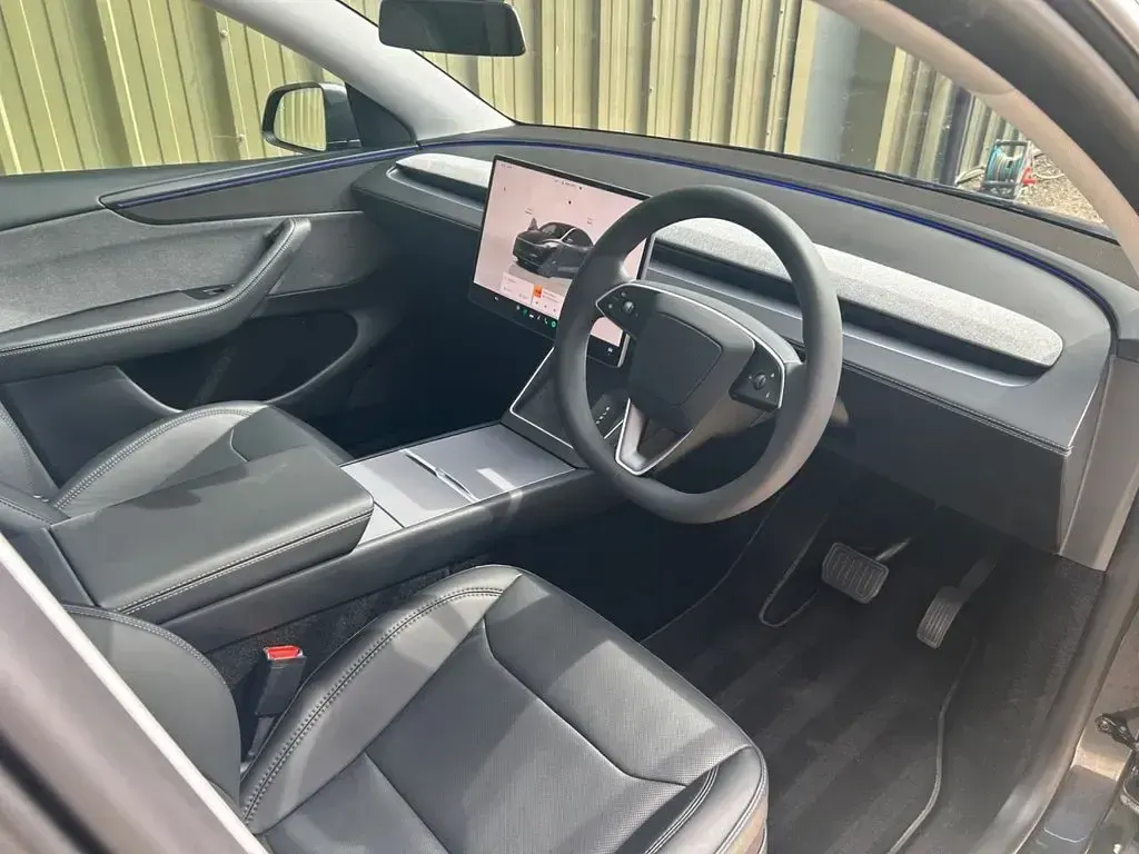 Used Tesla Model Y RWD 219 kW (298 HP) 2025 Grey SUV