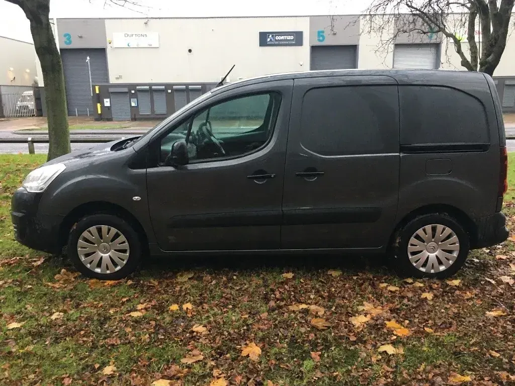 Used Citroën Berlingo 75 HP (55 kW) 2018 Grey MPV