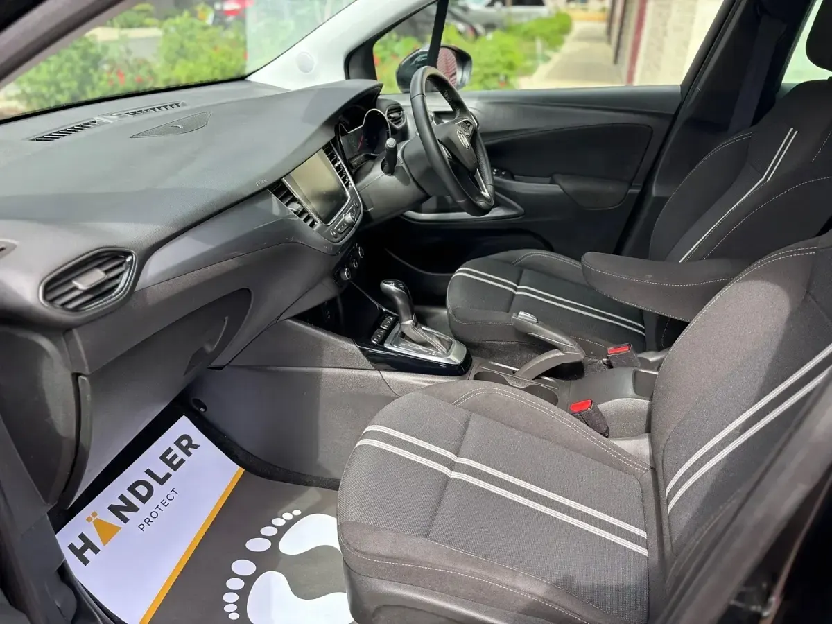 Używany Vauxhall Crossland 130 KM (95 kW) 2023 Czarny SUV