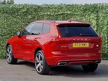 Used Volvo XC60 R-Design 340 HP (250 kW) 2021 Red SUV