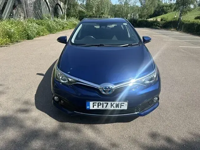 Used Toyota Auris Hybrid Business Edition 2017 Blue Hatchback