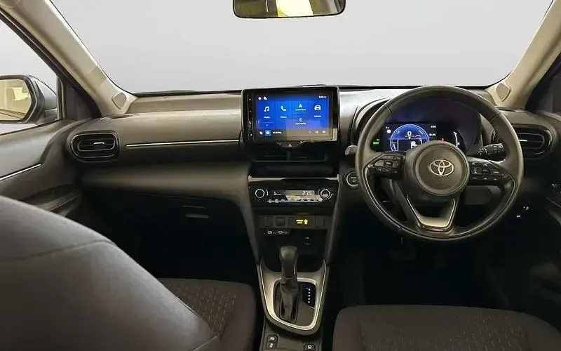 Used Toyota Yaris Hybrid 116 HP (85 kW) 2026 Estate