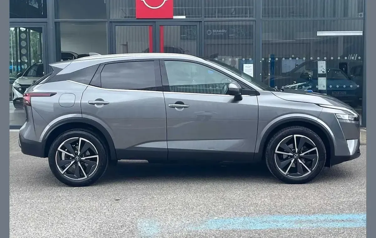 Used Nissan Qashqai Tekna 155 HP (114 kW) 2024 Grey SUV