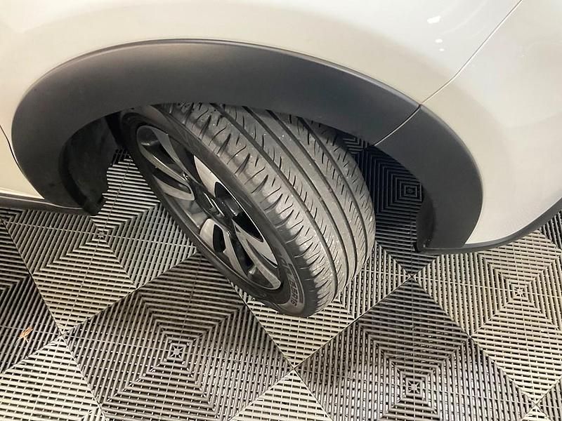 Used Citroën C3 Feel 82 HP (60 kW) 2018 White Hatchback