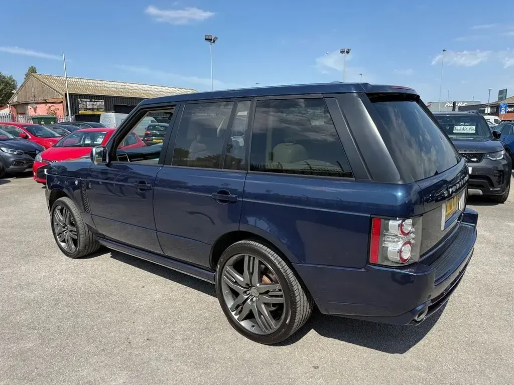Used Land Rover Range Rover Vogue SE 313 HP (230 kW) 2011 Blue SUV