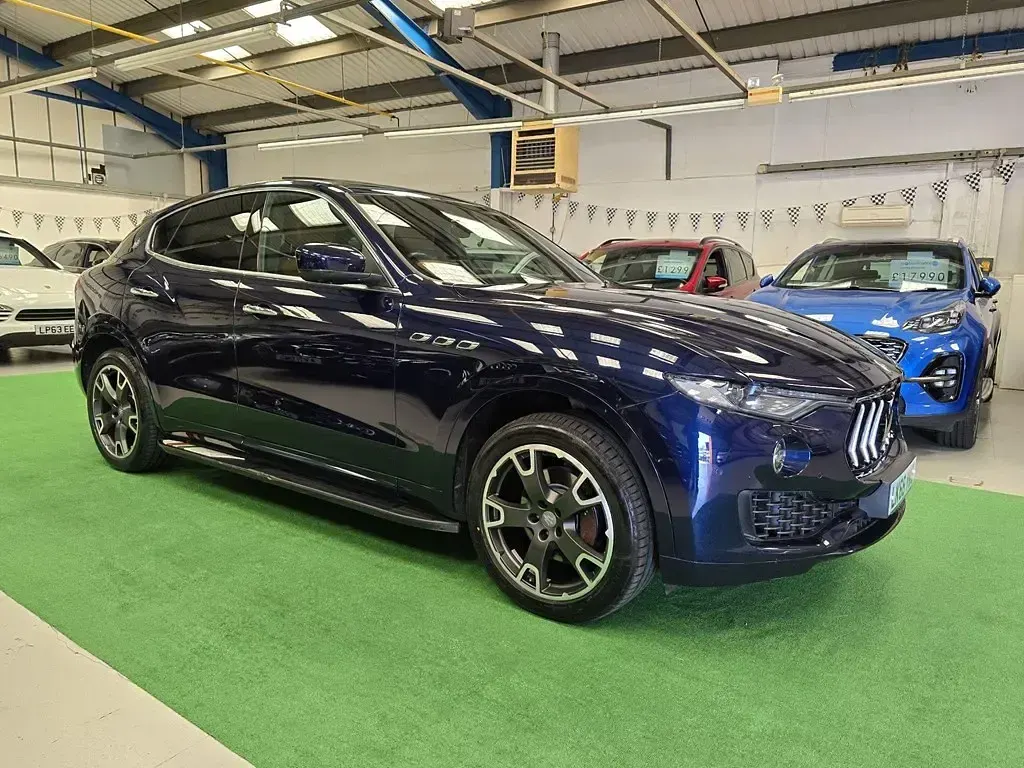 Used Maserati Levante 275 HP (202 kW) 2016 Blue SUV