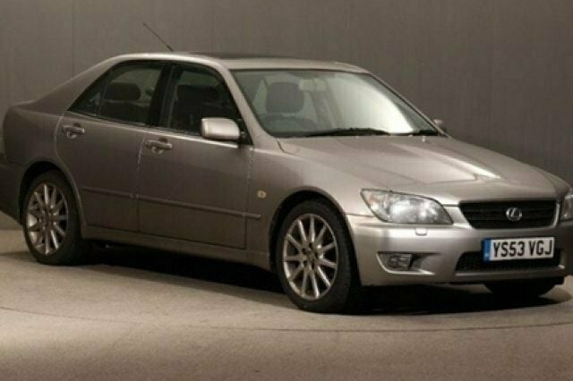 Used Lexus IS200 153 HP (112 kW) 2004 Sedan