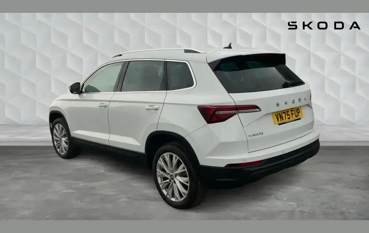 Używany Skoda Karoq SE L 147 KM (108 kW) 2026 Biały SUV