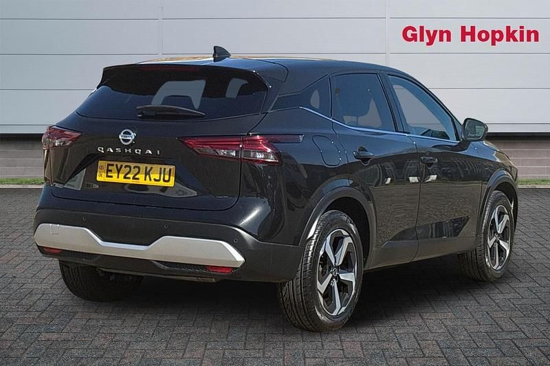 Used Nissan Qashqai N-Connecta 140 HP (102 kW) 2022 Black SUV