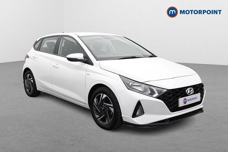 White Used 2022 Hyundai i20 SE Hatchback | £13,899 (Fair price) - Image 1/4