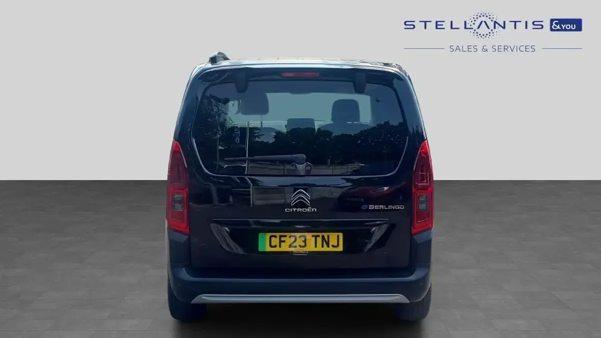 Used Citroën Berlingo XTR 98 kW (134 HP) 2023 Black MPV