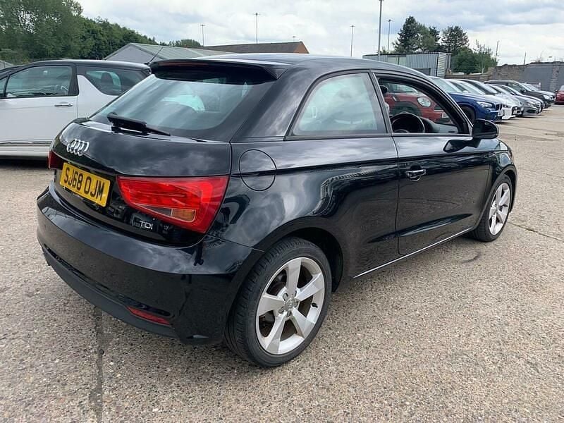Używany Audi A1 Sport 116 KM (85 kW) 2018 Czarny Hatchback