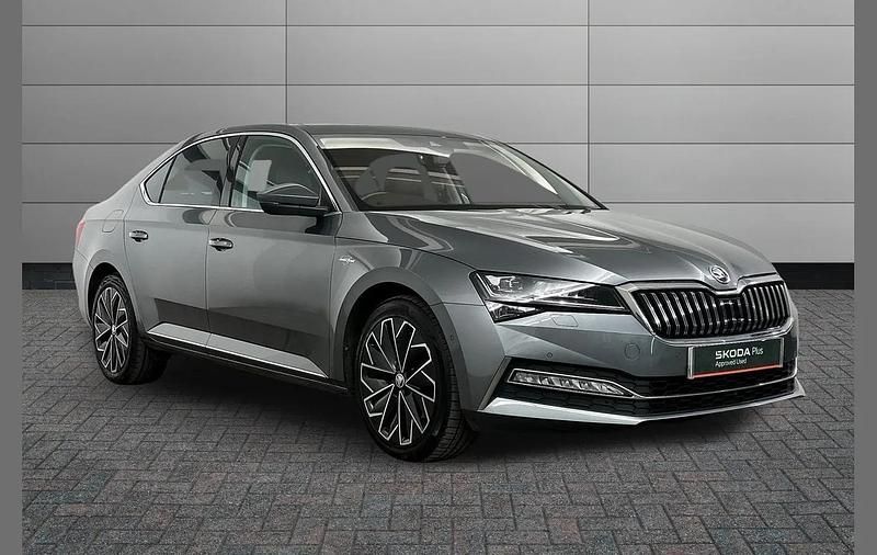Used Skoda Superb LAURIN & KLEMENT 187 HP (137 kW) 2024 Graphite grey metallic Hatchback