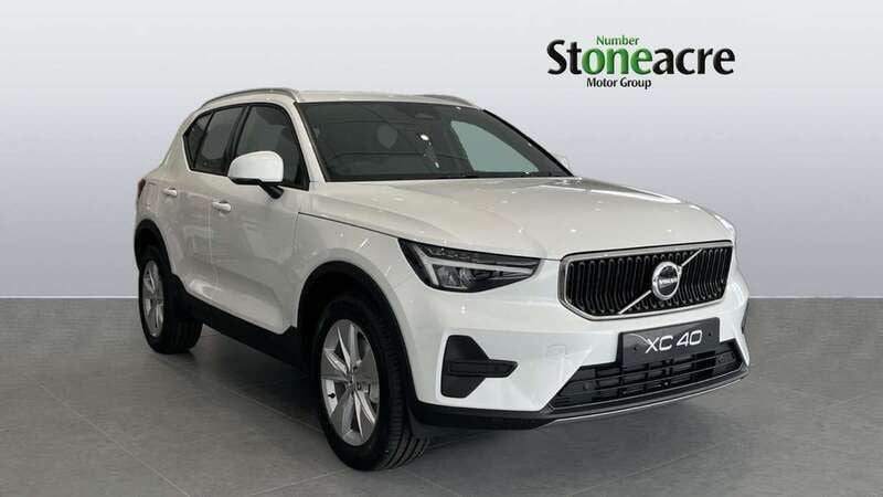 White New 2025 Volvo XC40 Core SUV | £33,990 - Image 1/4