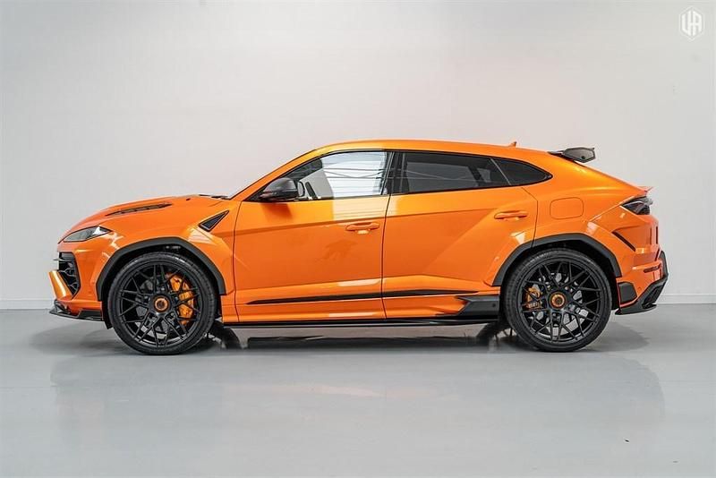 New Lamborghini Urus 789 HP (580 kW) 2025 Orange wrap SUV