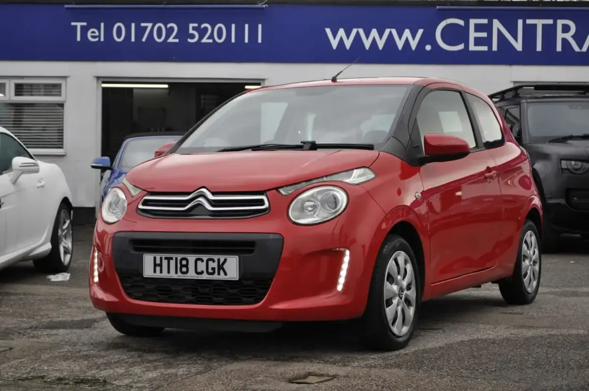 Usado Citroën C1 Feel 68 CV (50 kW) 2018 Rojo Utilitario
