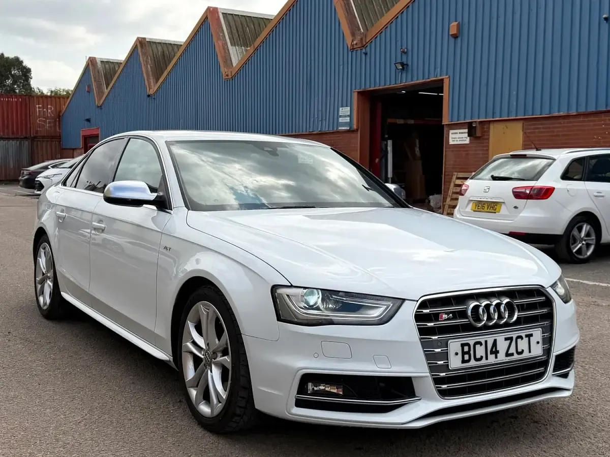 Used Audi S4 Design 333 HP (244 kW) 2014 White Sedan