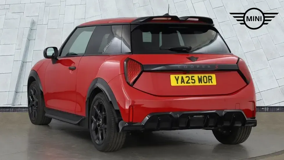 Used Mini Cooper S Hatch 201 HP (147 kW) 2025 Red Hatchback
