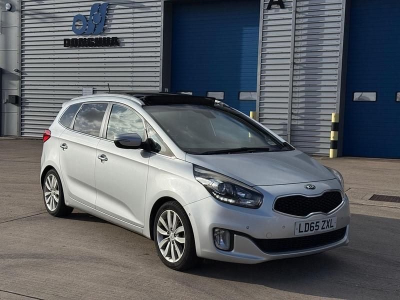 Used Kia Carens 134 HP (98 kW) 2015 Silver MPV