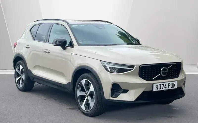 Usado Volvo XC40 Plus 163 HP (119 kW) 2026 SUV