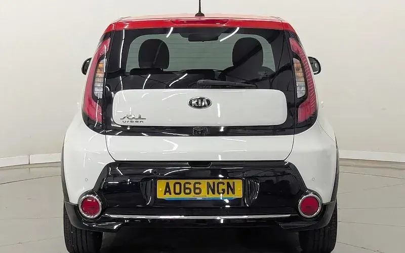 Used Kia Soul Urban 132 HP (97 kW) 2016 White SUV