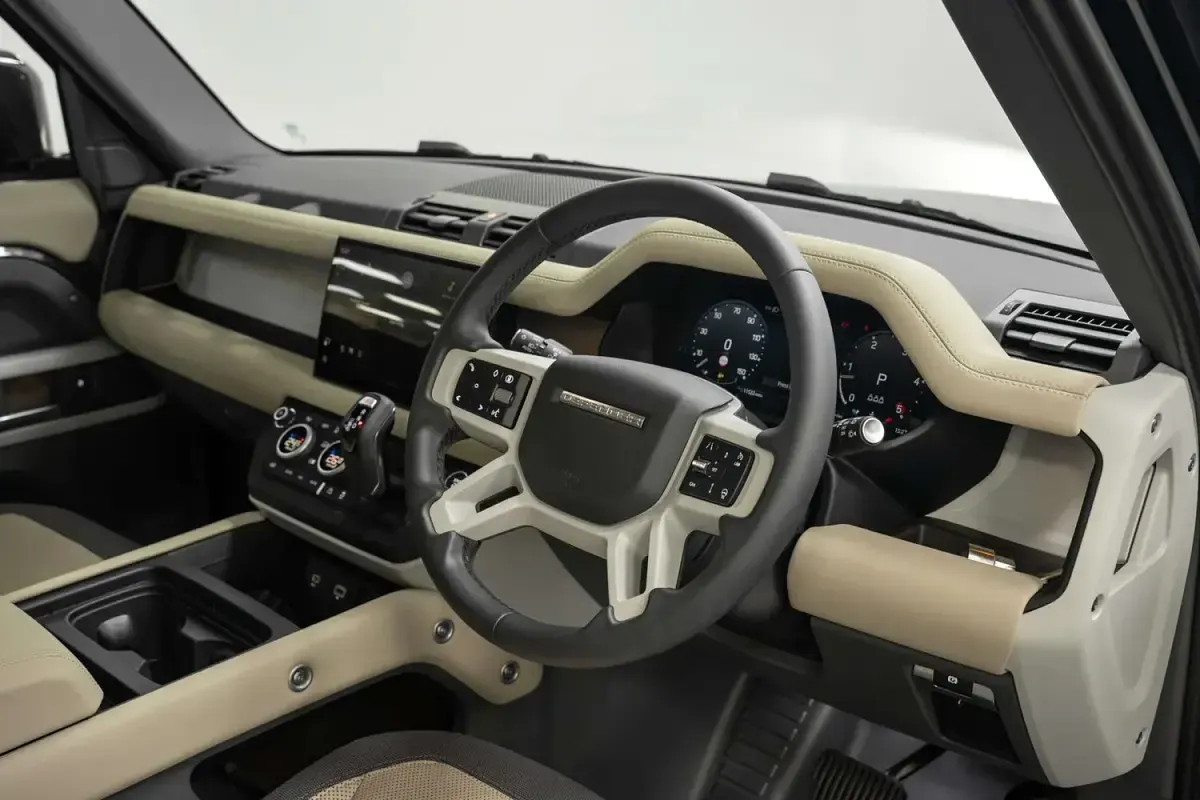 Used Land Rover Defender HSE Dynamic 2024 Black SUV