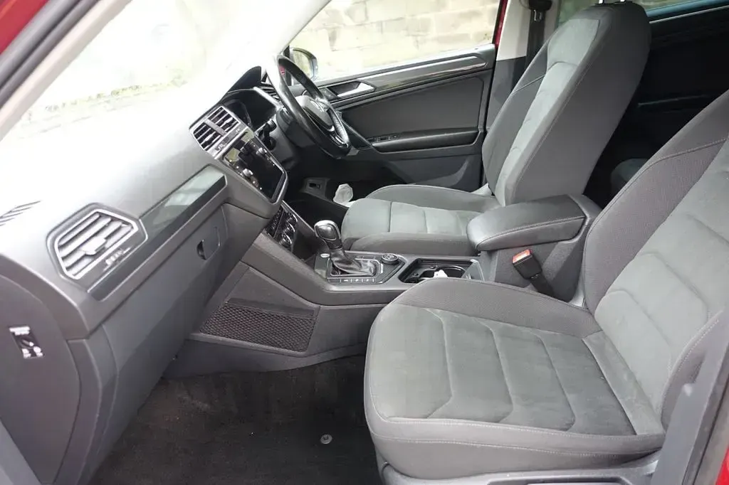 Used VW Tiguan SEL 190 HP (139 kW) 2019 Red SUV