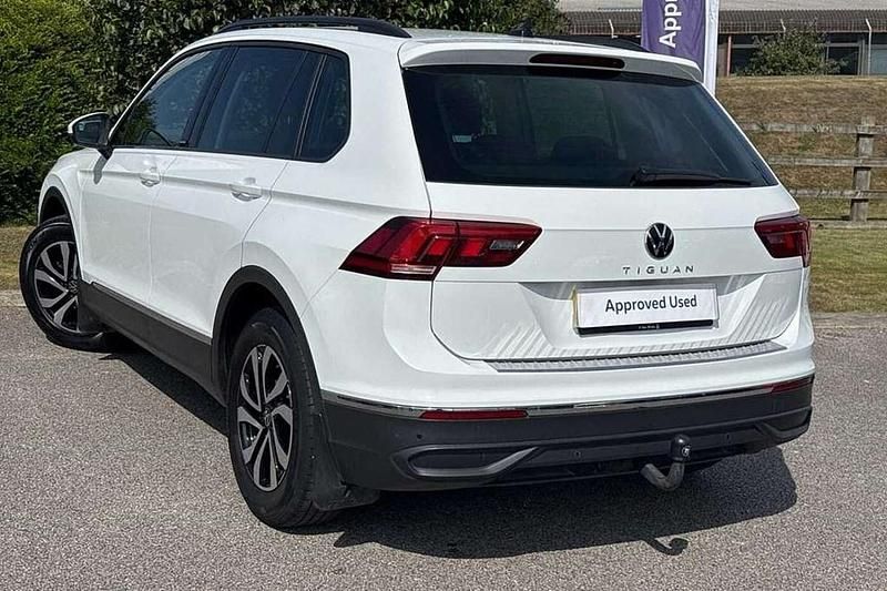 Used VW Tiguan Active 150 HP (110 kW) 2022 White SUV