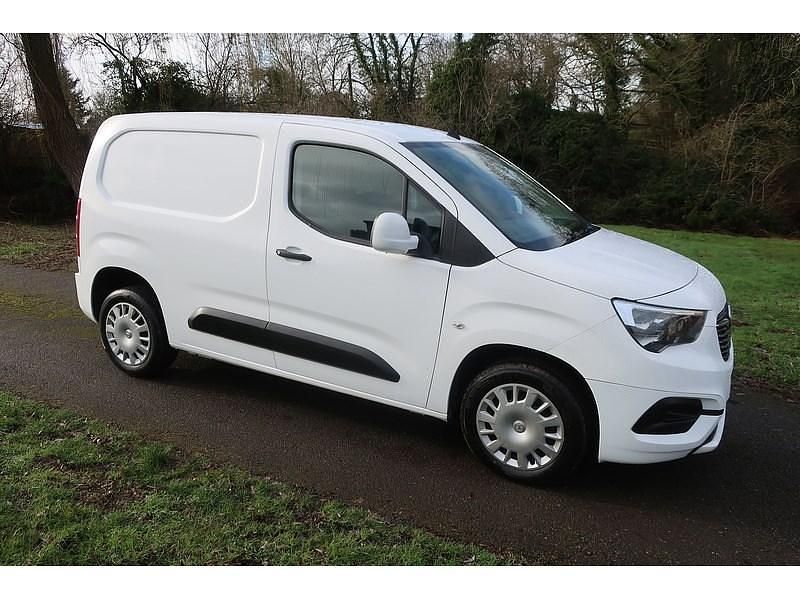 Used Vauxhall Combo Sportive 100 HP (73 kW) 2021 White MPV