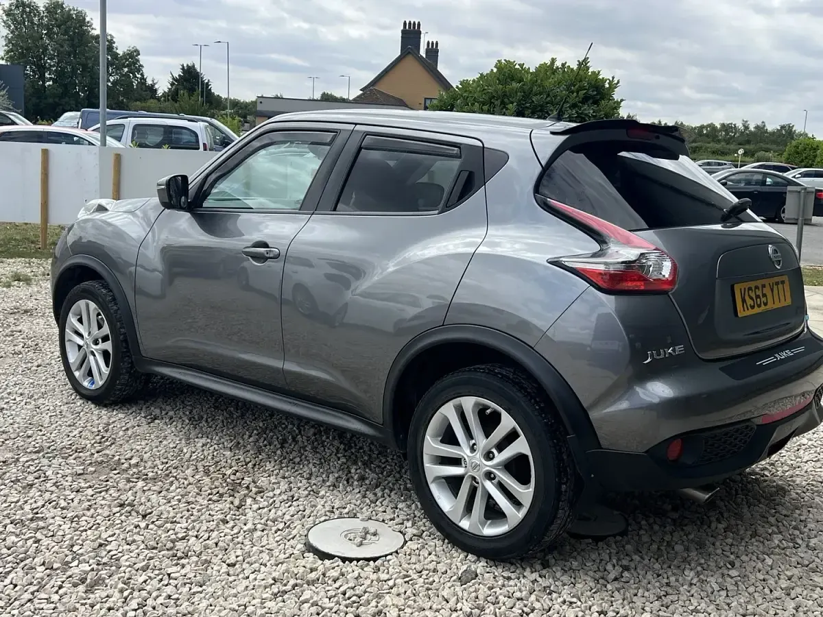 Used Nissan Juke N-Connecta 110 HP (80 kW) 2016 Grey SUV