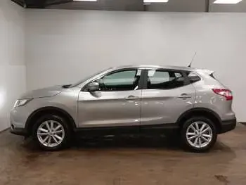 Used Nissan Qashqai Acenta 110 HP (80 kW) 2017 Silver SUV