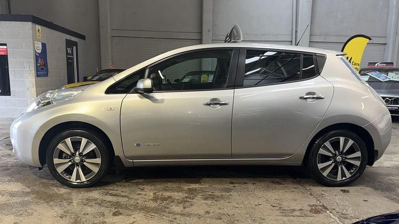 Used Nissan Leaf Tekna 30 kW (41 HP) 2016 Silver Hatchback