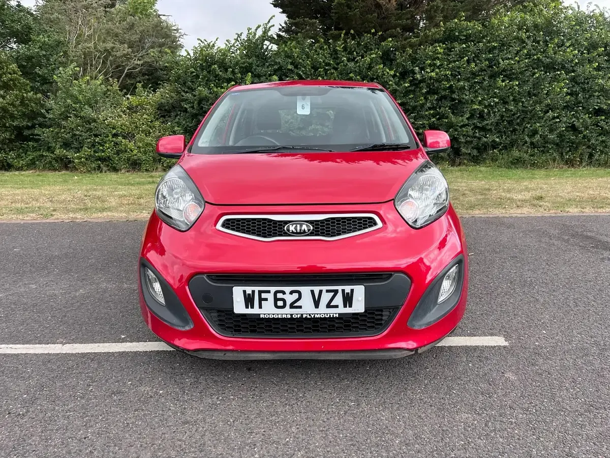Used Kia Picanto Air 68 HP (50 kW) 2012 Red Hatchback