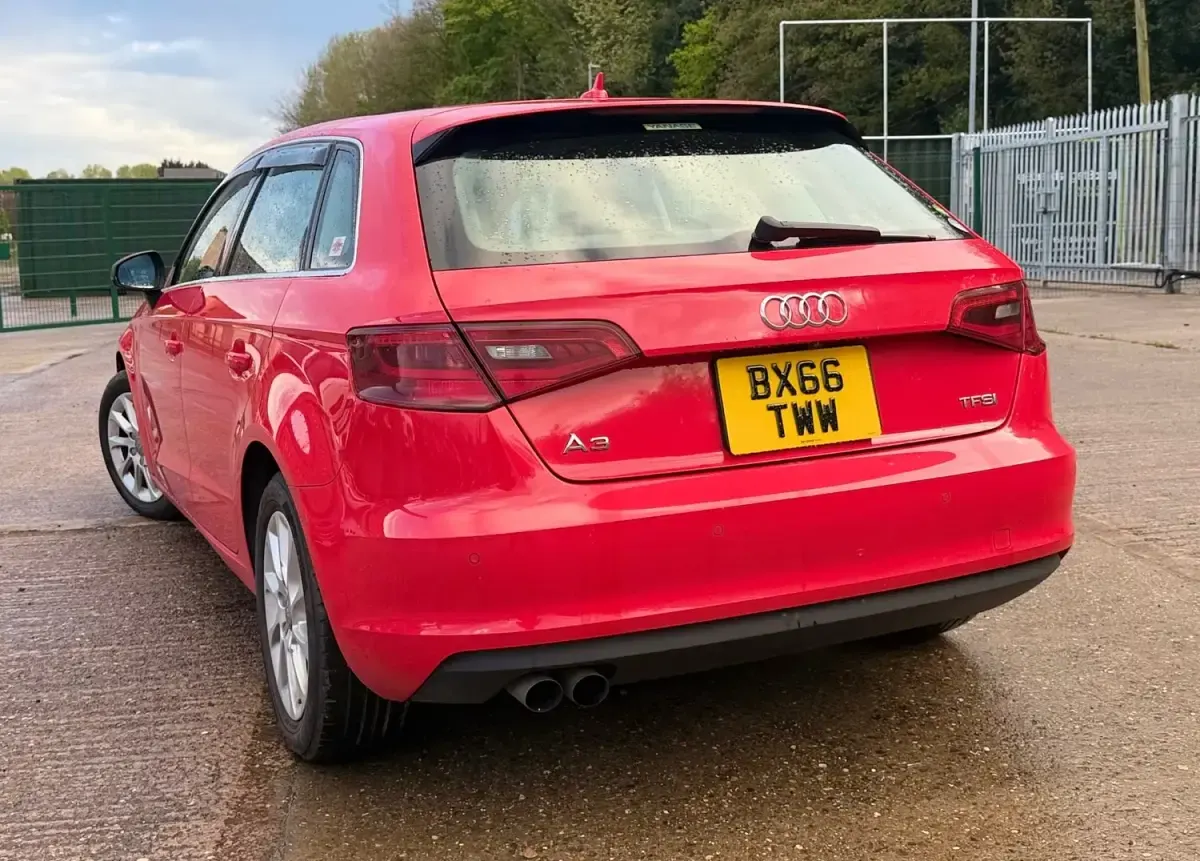 Usado Audi A3 Sport 2017 Rojo Utilitario