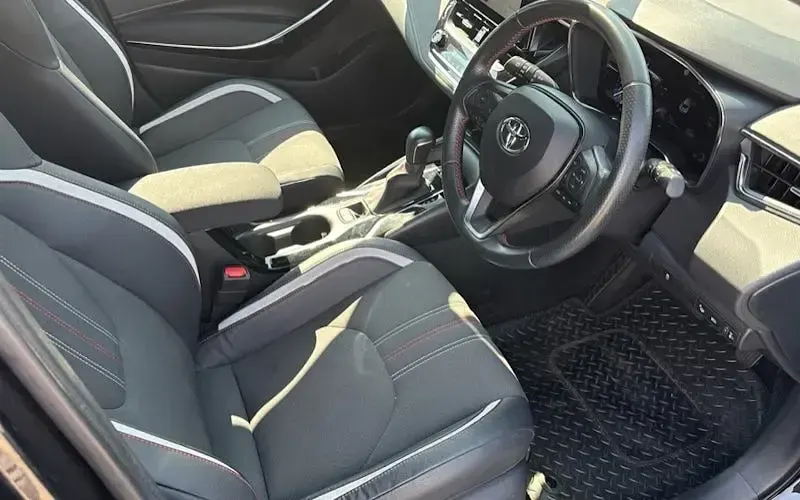 Used Toyota Corolla Sport 184 HP (135 kW) 2022 Black Hatchback