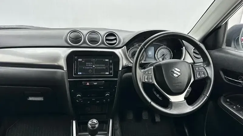 Used Suzuki Vitara SZ-T 129 HP (94 kW) 2023 White SUV