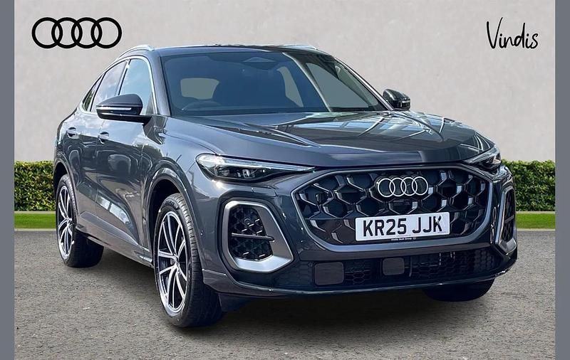 Grey Used 2025 Audi Q5 Sportback Advanced SUV | £55,780 (Expensive) - Image 1/3