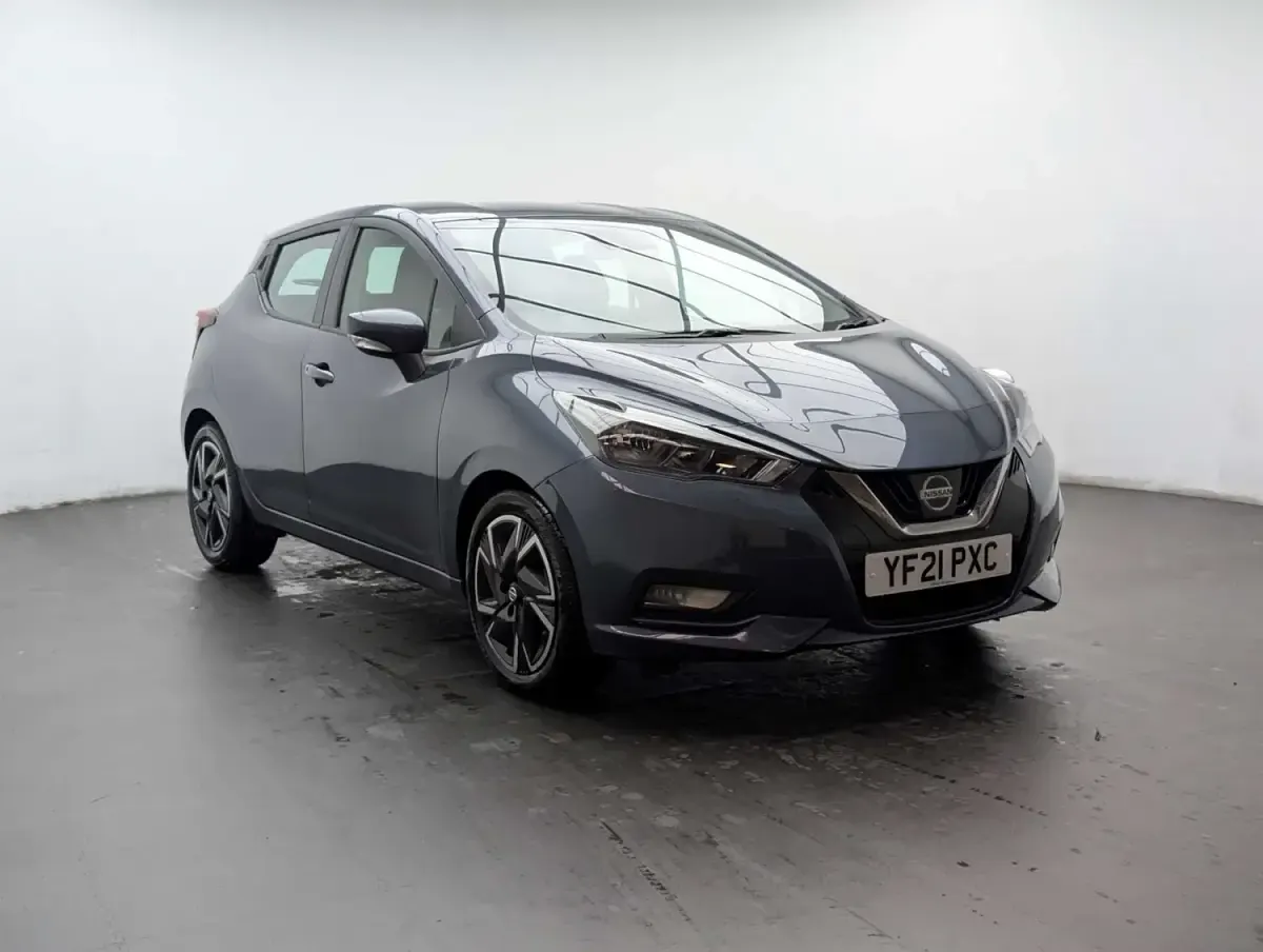 Usado Nissan Micra Acenta 92 CV (67 kW) 2021 Gris Utilitario