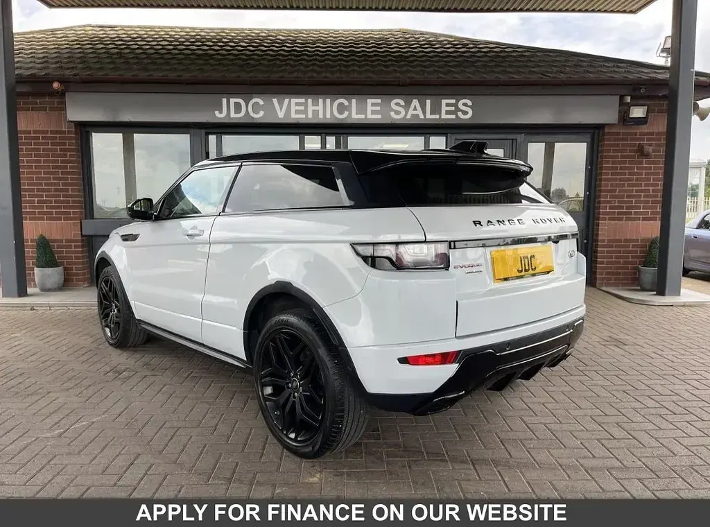 Used Land Rover Range Rover evoque HSE Dynamic 180 HP (132 kW) 2016 White Coupe