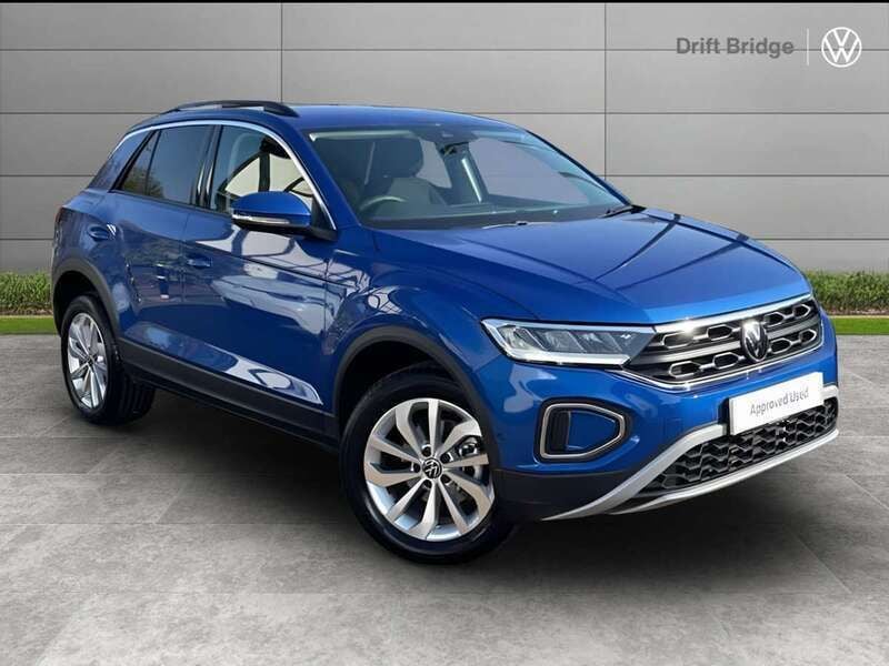 Blue New 2024 VW T-Roc Match SUV | £27,995 (Fair price) - Image 1/4
