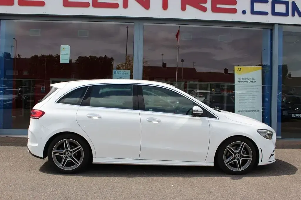 Used Mercedes B200 AMG line 150 HP (110 kW) 2019 White Hatchback