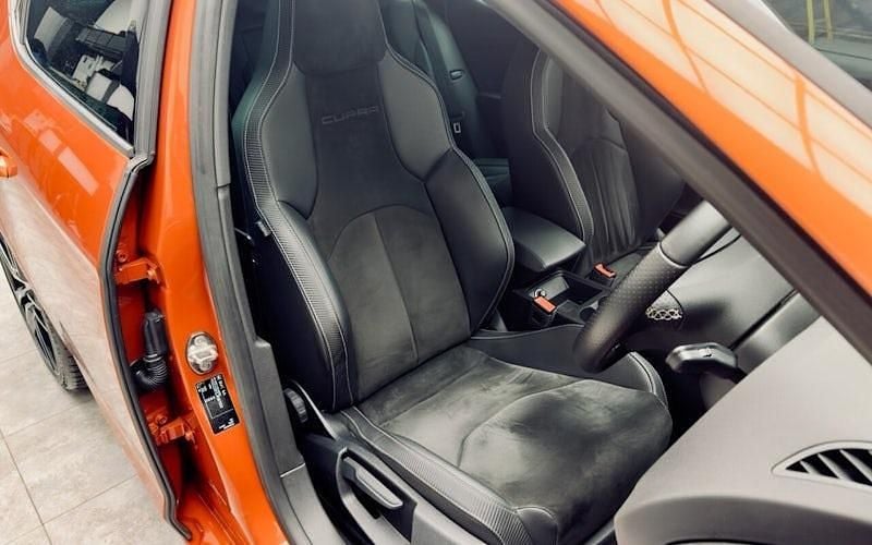 Used Seat Leon CUPRA 300 HP (220 kW) 2018 Orange Hatchback