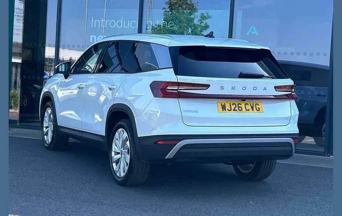 New Skoda Kodiaq SE L 150 HP (110 kW) 2026 Moon white metallic SUV