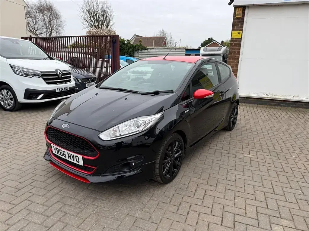 Used Ford Fiesta ST-Line 140 HP (102 kW) 2016 Black Hatchback